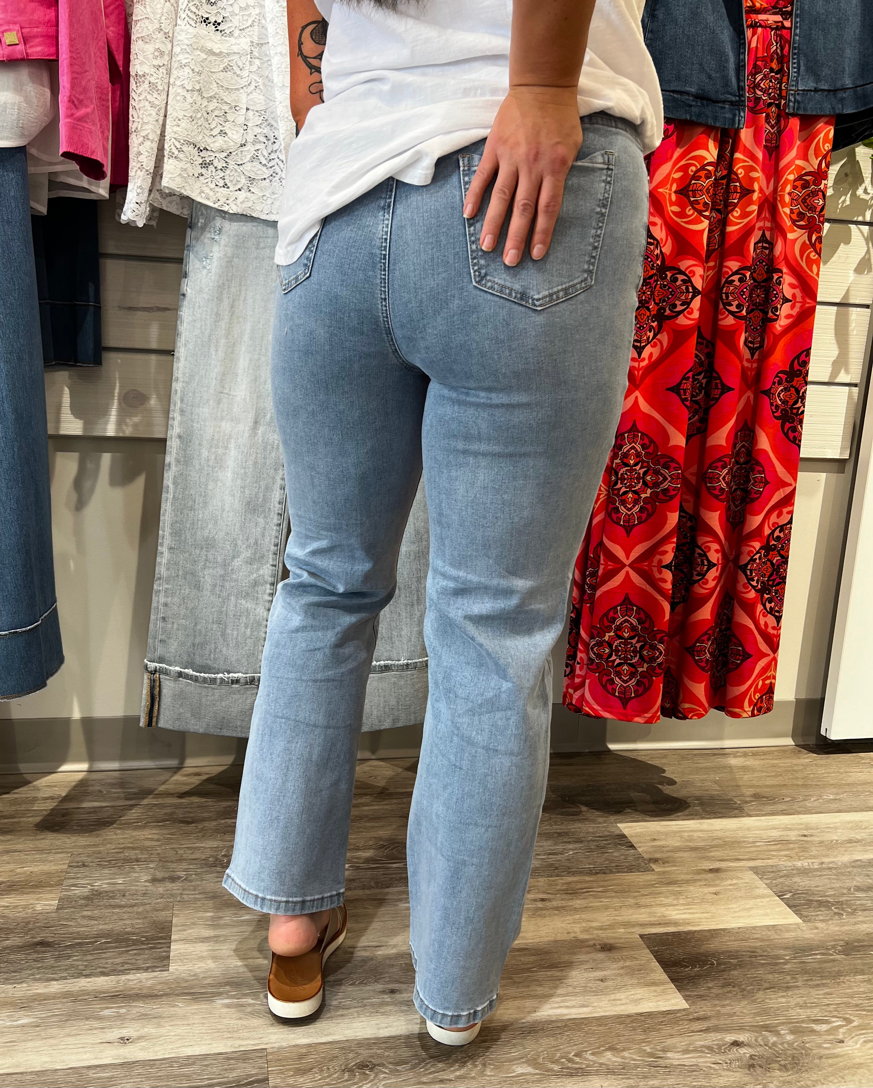 Discover timeless style and ultimate comfort this spring with these Charlotte Straight Leg Jeans. Perfectly fitting with a classic design, they're a wardrobe essential. Made to move with you, these light blue jeans are perfect for adding a touch of class to any outfit.