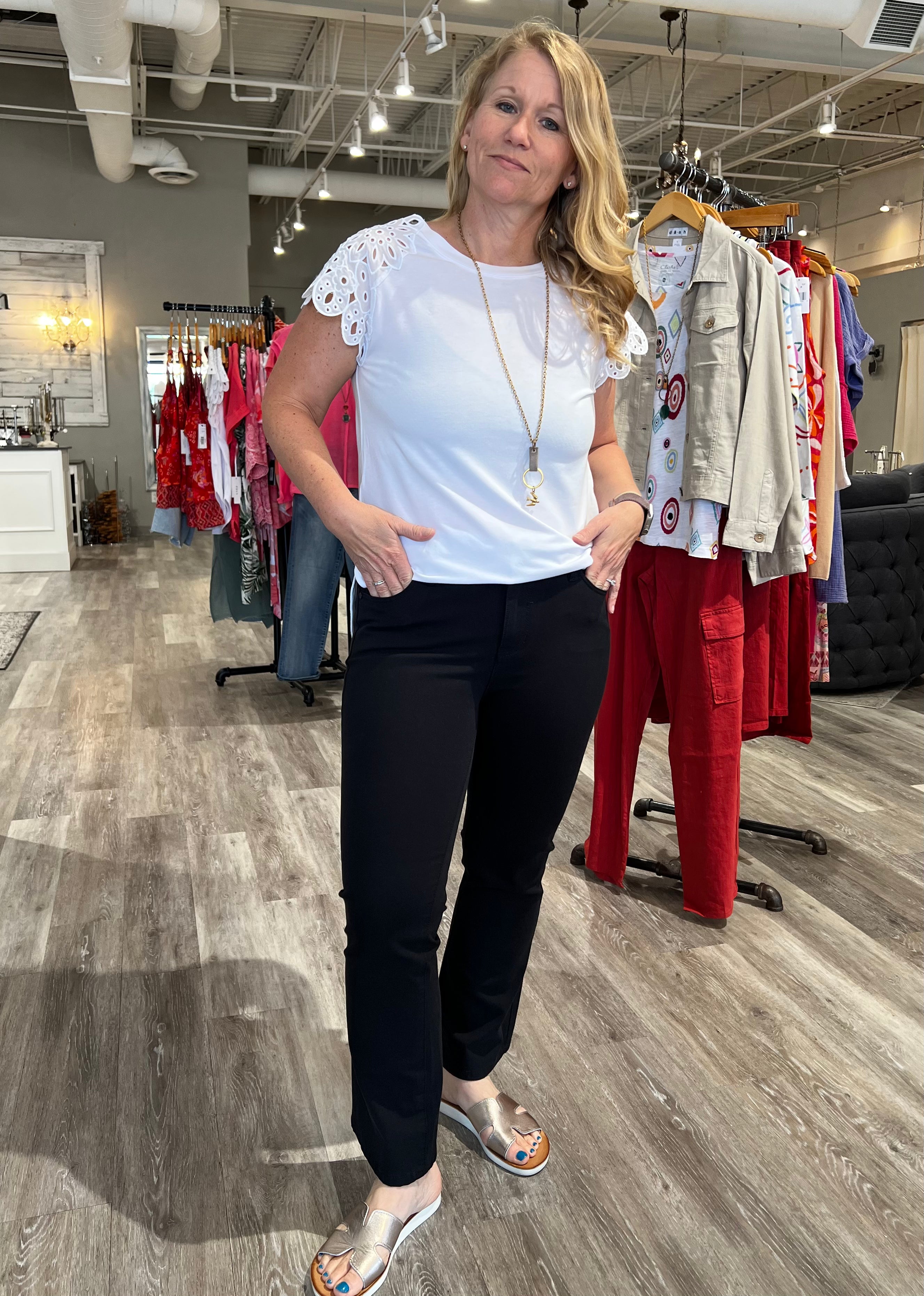 Experience ultimate comfort and style in our Hannah Crop Flare jeans. Whether for daily wear or special events, these jeans are versatile and timeless. Made with 4-way stretch twill, they provide unrestricted movement while keeping you looking fabulous.