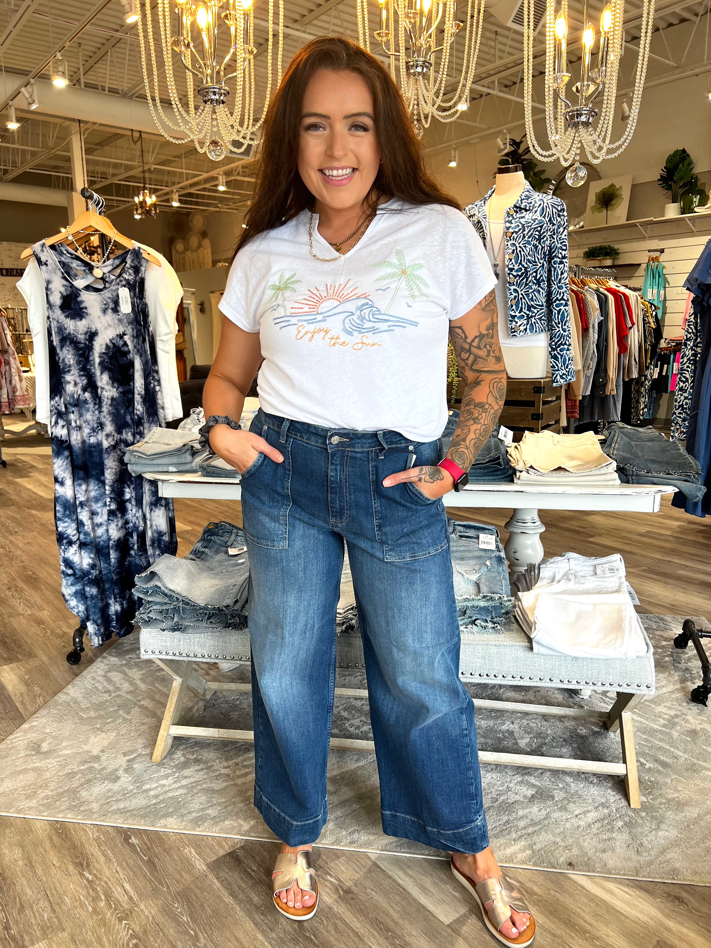 High waisted ByKomma B.Young Jeans.
Fit: Regular fit
Waist: High waist
Length: Ankle length