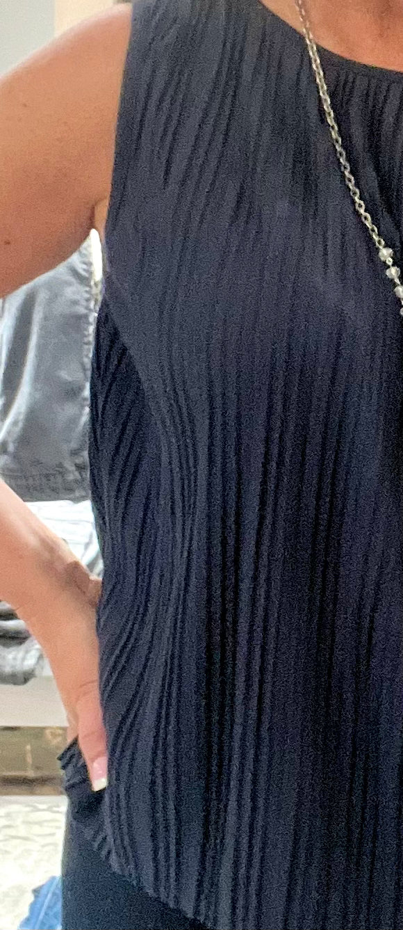 Sleeveless Crew Neck Knit Top- navy