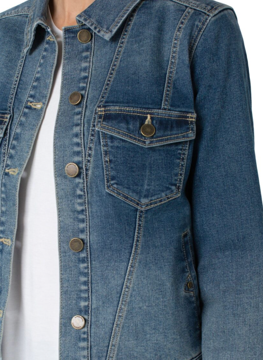 Our classic denim jacket with a vintage look and excellent comfort and stretch. The angled seams both shape and contour to create a flattering silhouette so you will continue to look good and feel amazing in this jean jacket. This modern eco denim was designed using new laser techniques and processes that gives the "Liverpool Look" and uses a fraction of our natural resources.