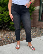 Our Marley Girlfriend in our Herrington wash is the perfect silhouette, offering the perfect amount of room from mid-thigh to the cuffed hem. Super comfortable with amazing stretch. This modern eco jean was designed using new laser techniques and processes that gives the "Liverpool Look" and uses a fraction of our natural resources.