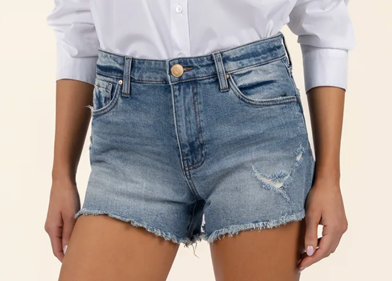 Feathery frayed hems punctuate these faded shorts cut from low-stretch denim with a high waist and light distressing.
Wash: Incorporated
Inseam: 3", Leg Opening: 25", Rise: 10 1/2"
99% Cotton, 1% Spandex
Fit: True to size