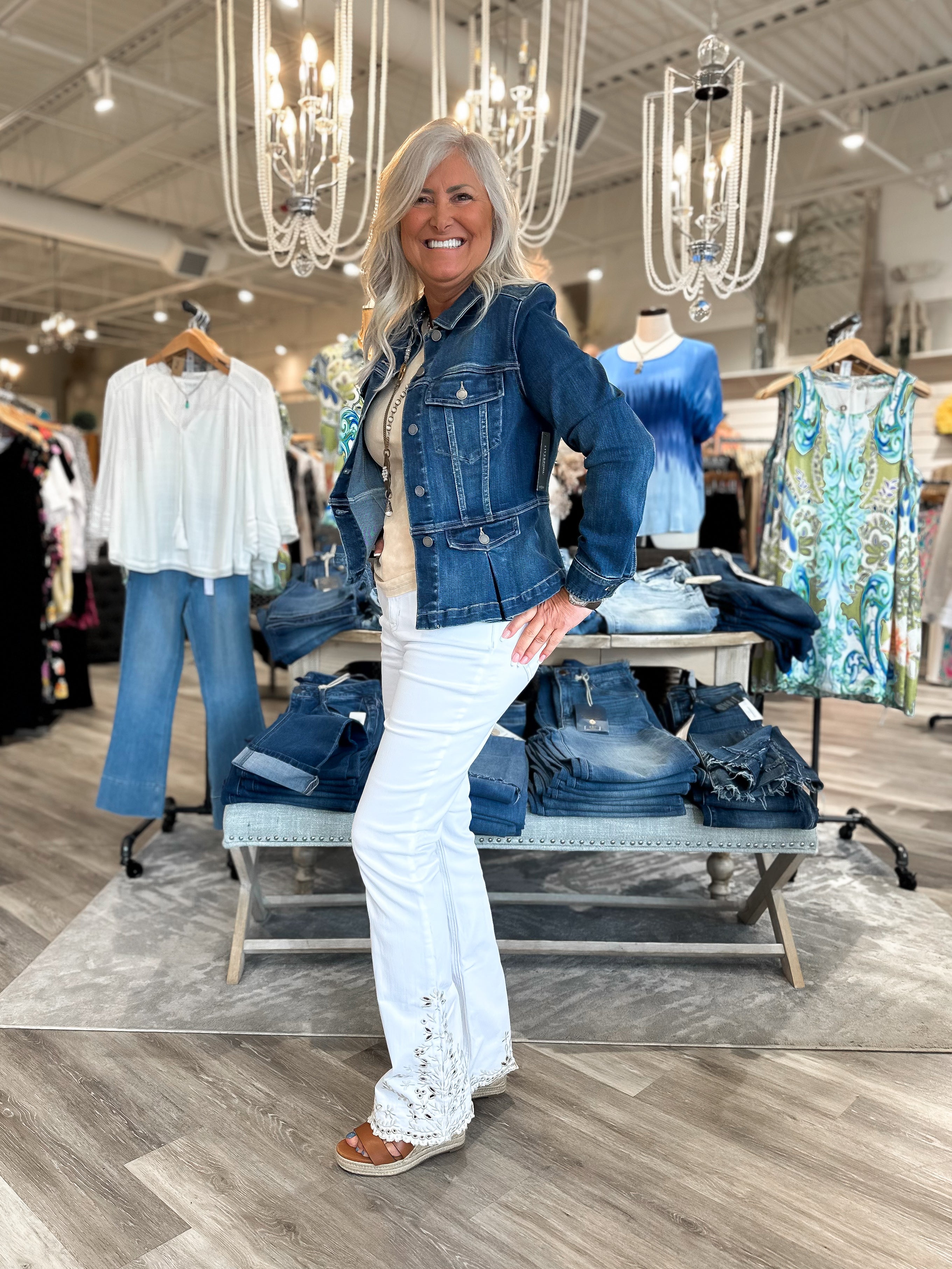 Mainstream Boutique Stillwater Women’s Embroidered Bootcut Pant