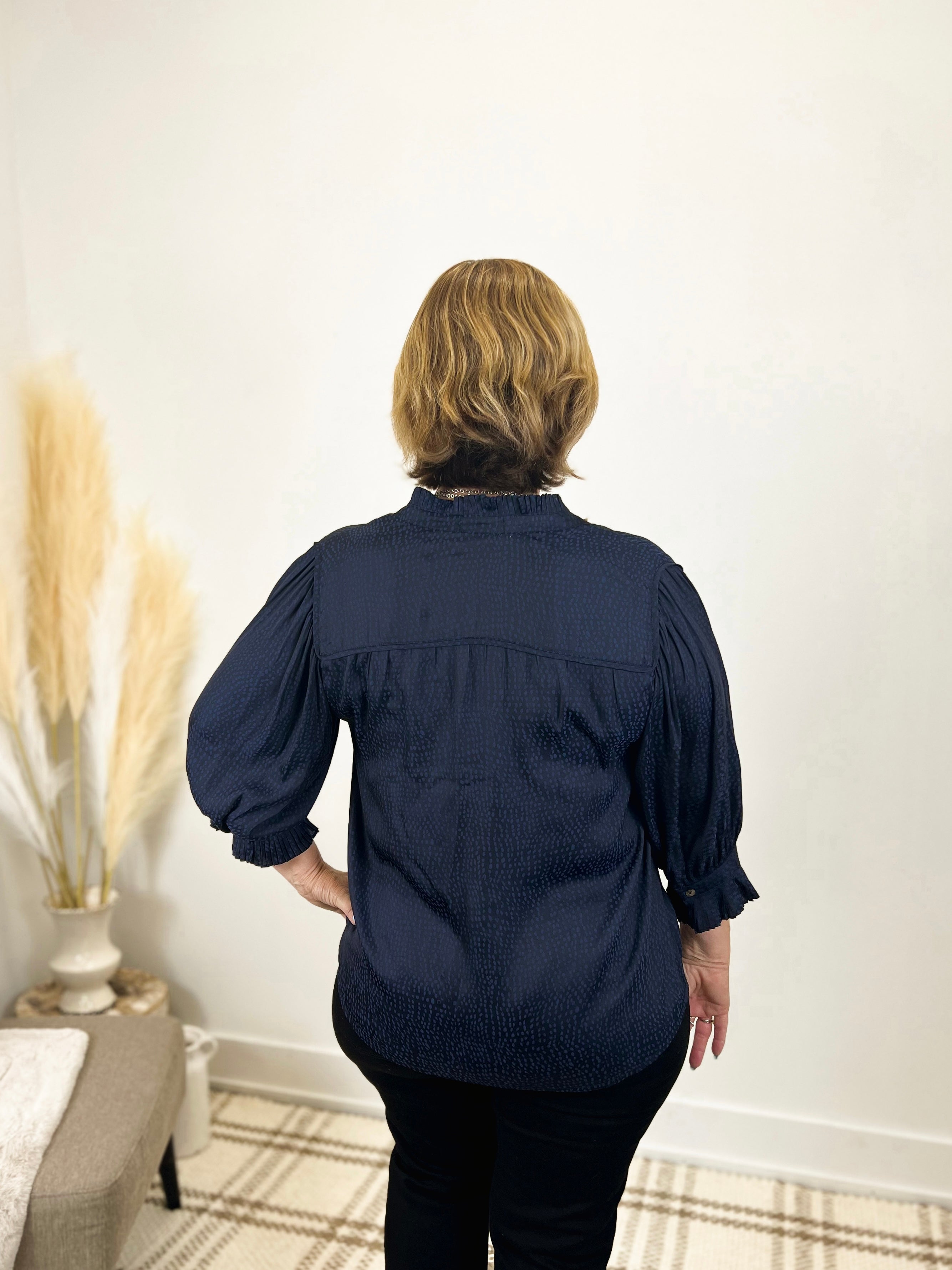 Mainstream Boutique Stillwater Lantern Sleeve Button Down