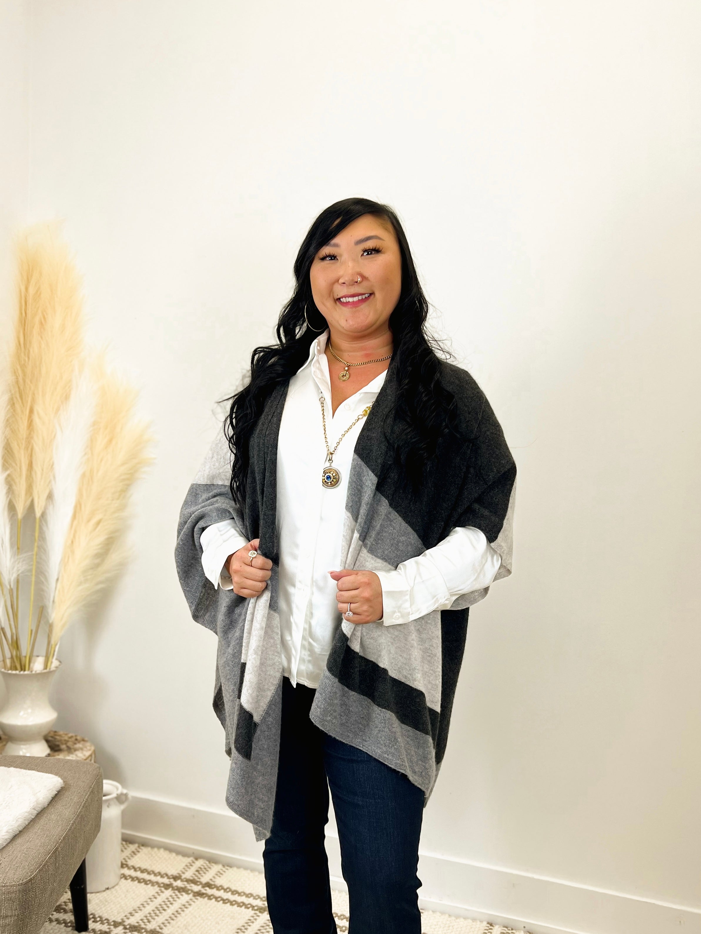 Mainstream Boutique Stillwater Cashmere Color Block Wrap