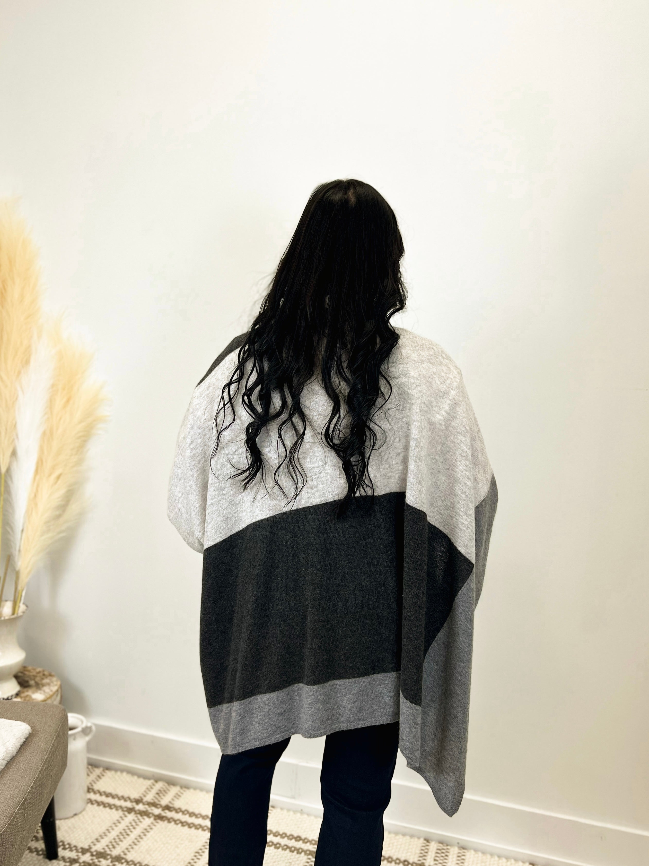 Mainstream Boutique Stillwater Cashmere Color Block Wrap