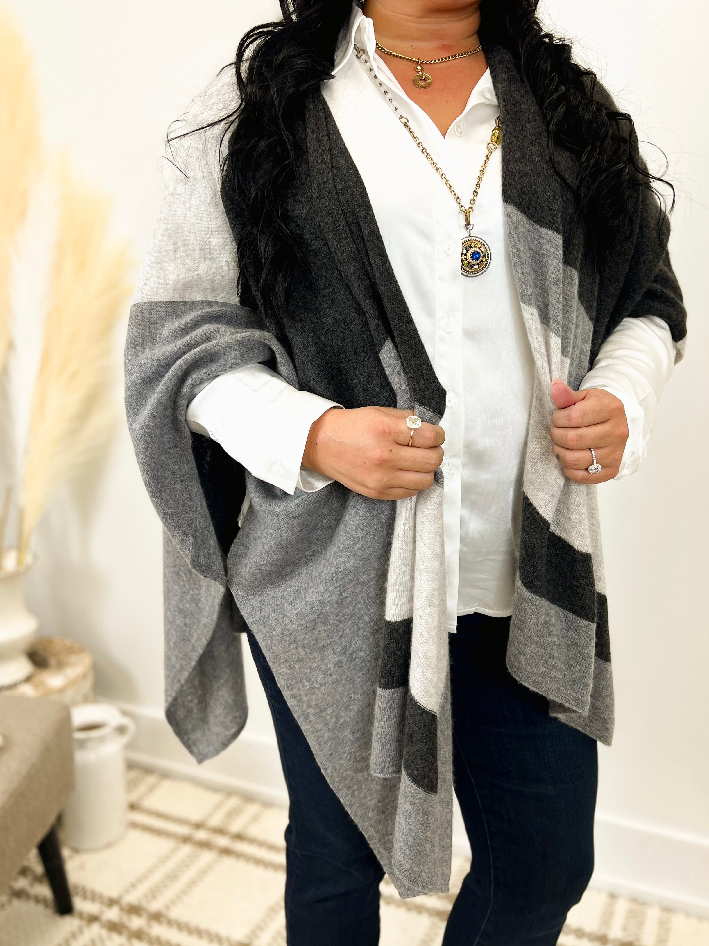 Mainstream Boutique Stillwater Cashmere Color Block Wrap
