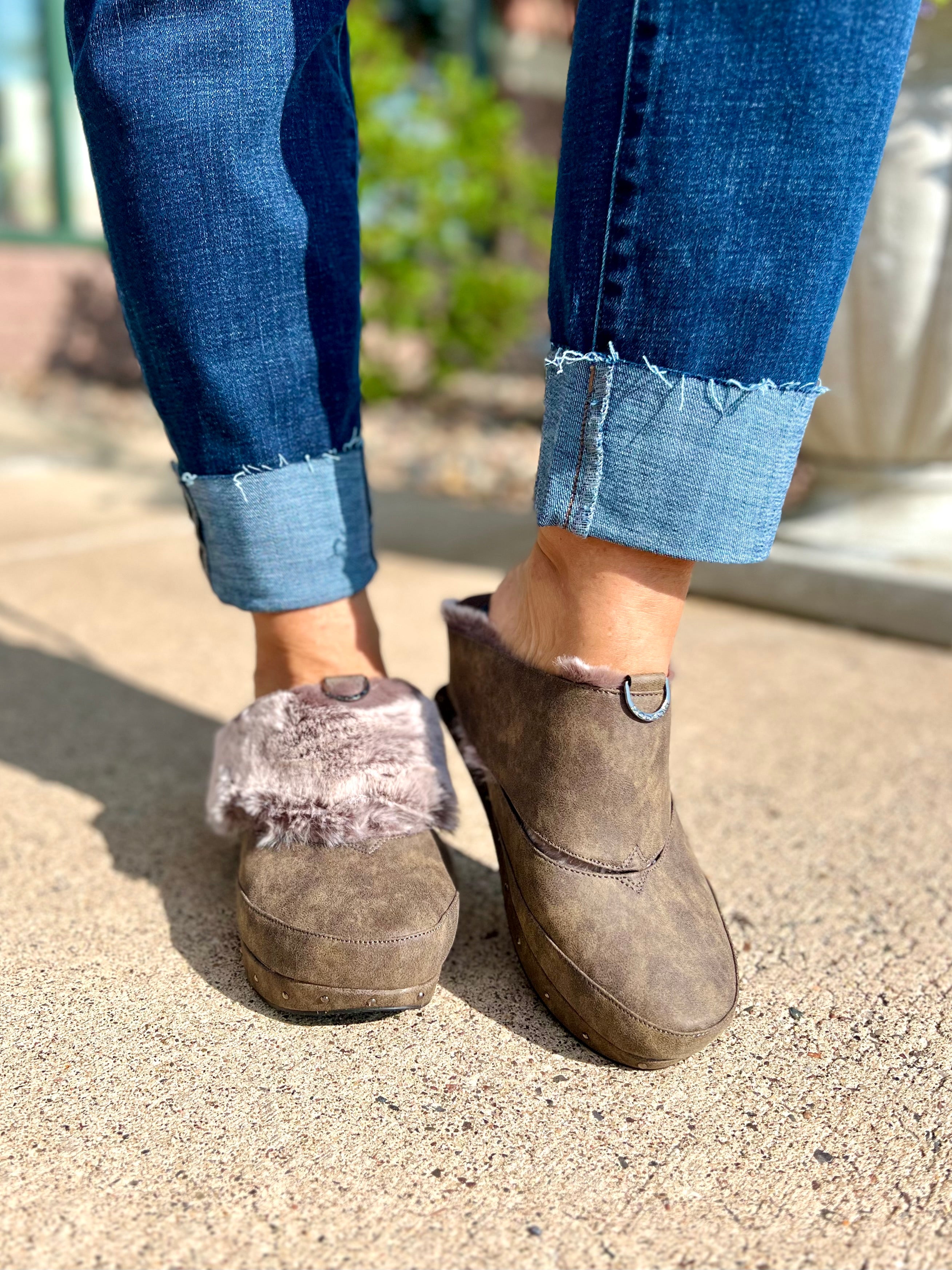 Mainstream Boutique Stillwater Women’s Reversible Bootie