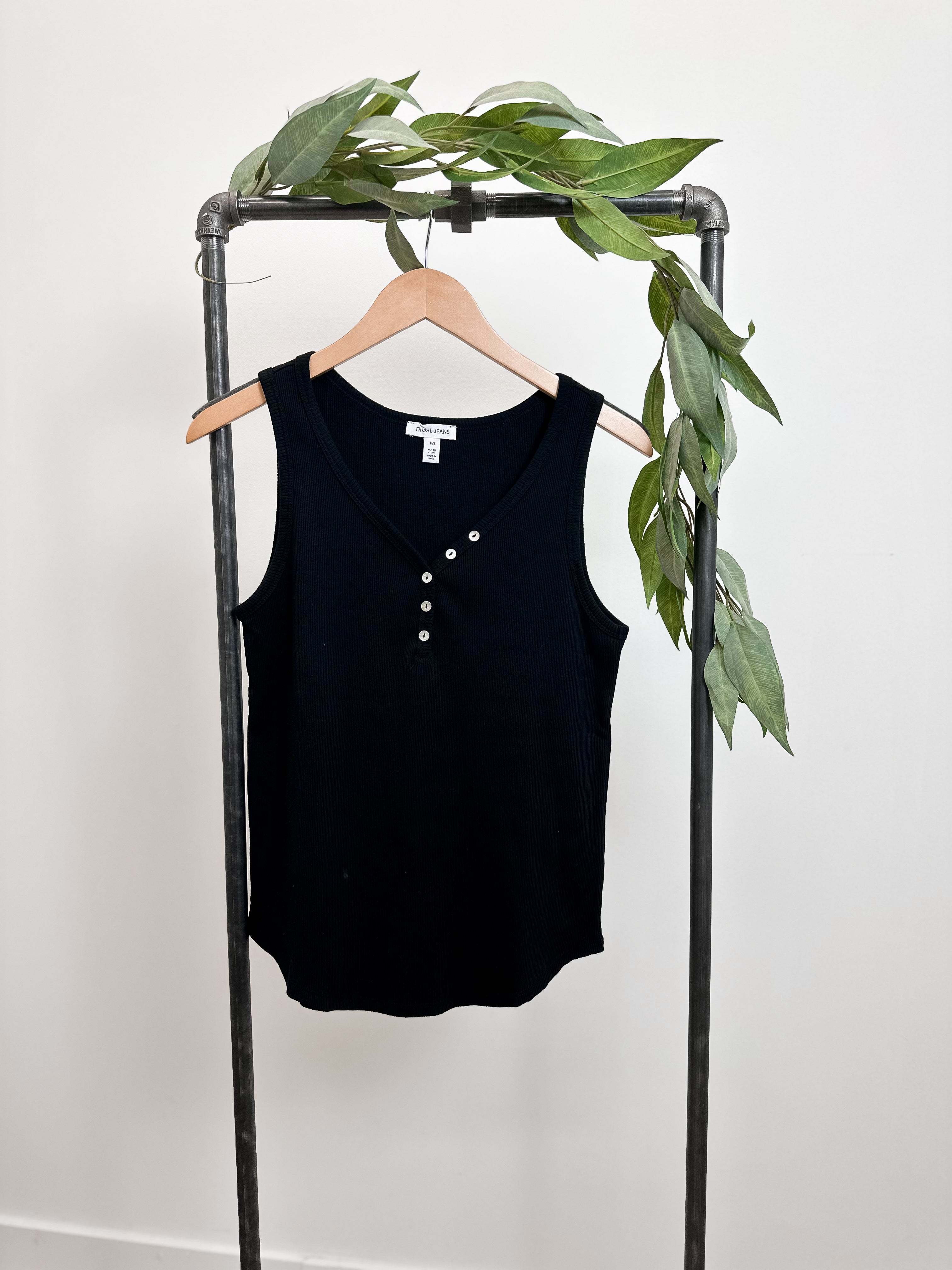 Mainstream Boutique Stillwater Women's Henley Tank with Buttons