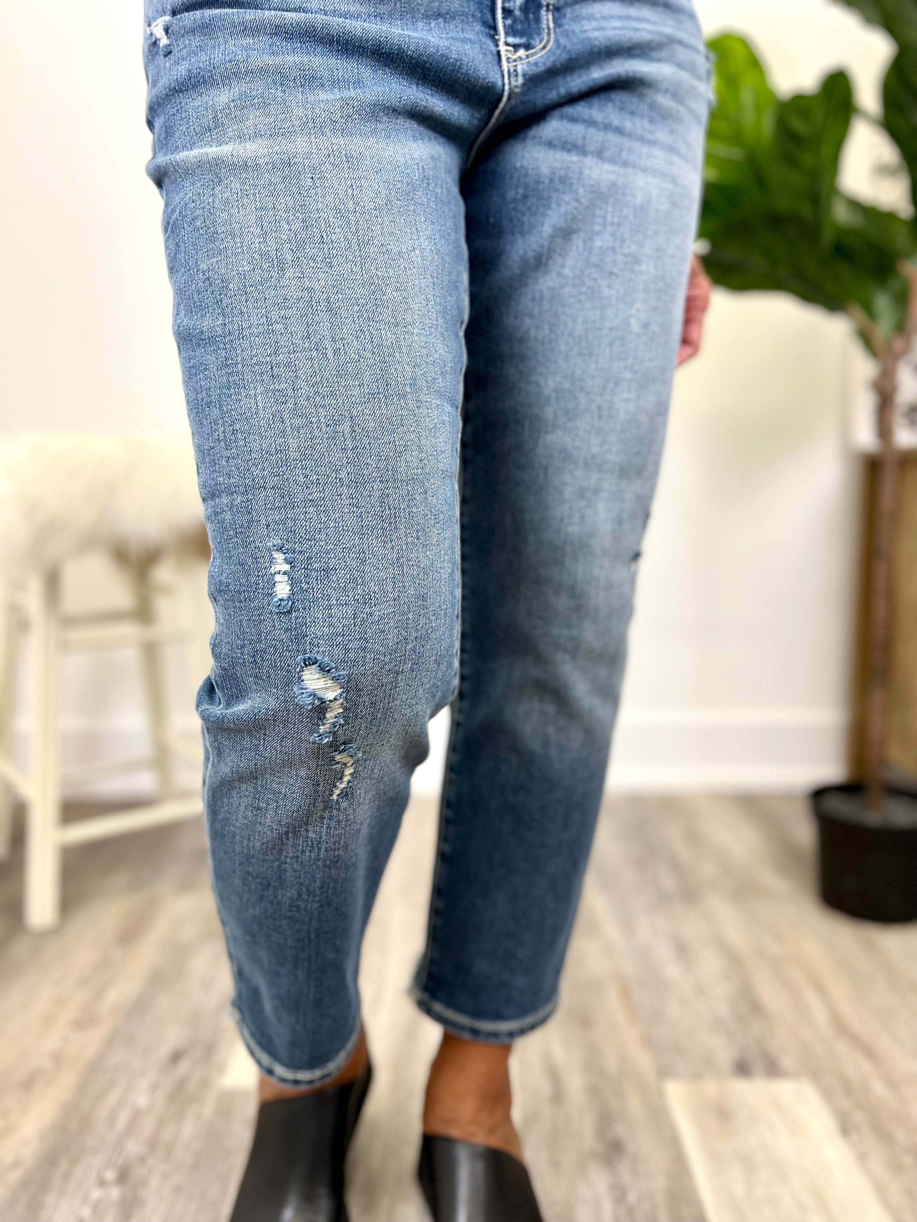 Mainstream Boutique Stillwater Crop Straight Distressed Denim