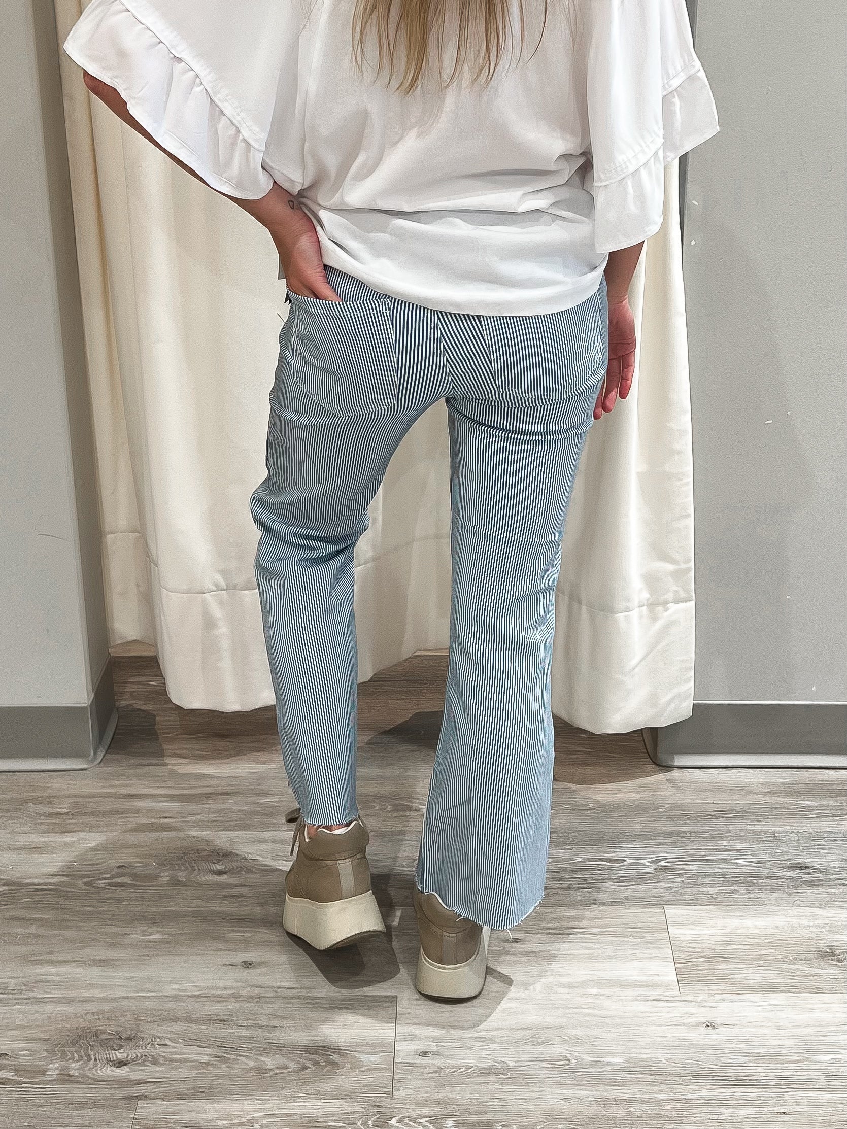 Mainstream Boutique Stillwater Women’s Striped Crop Flare Summer Pant