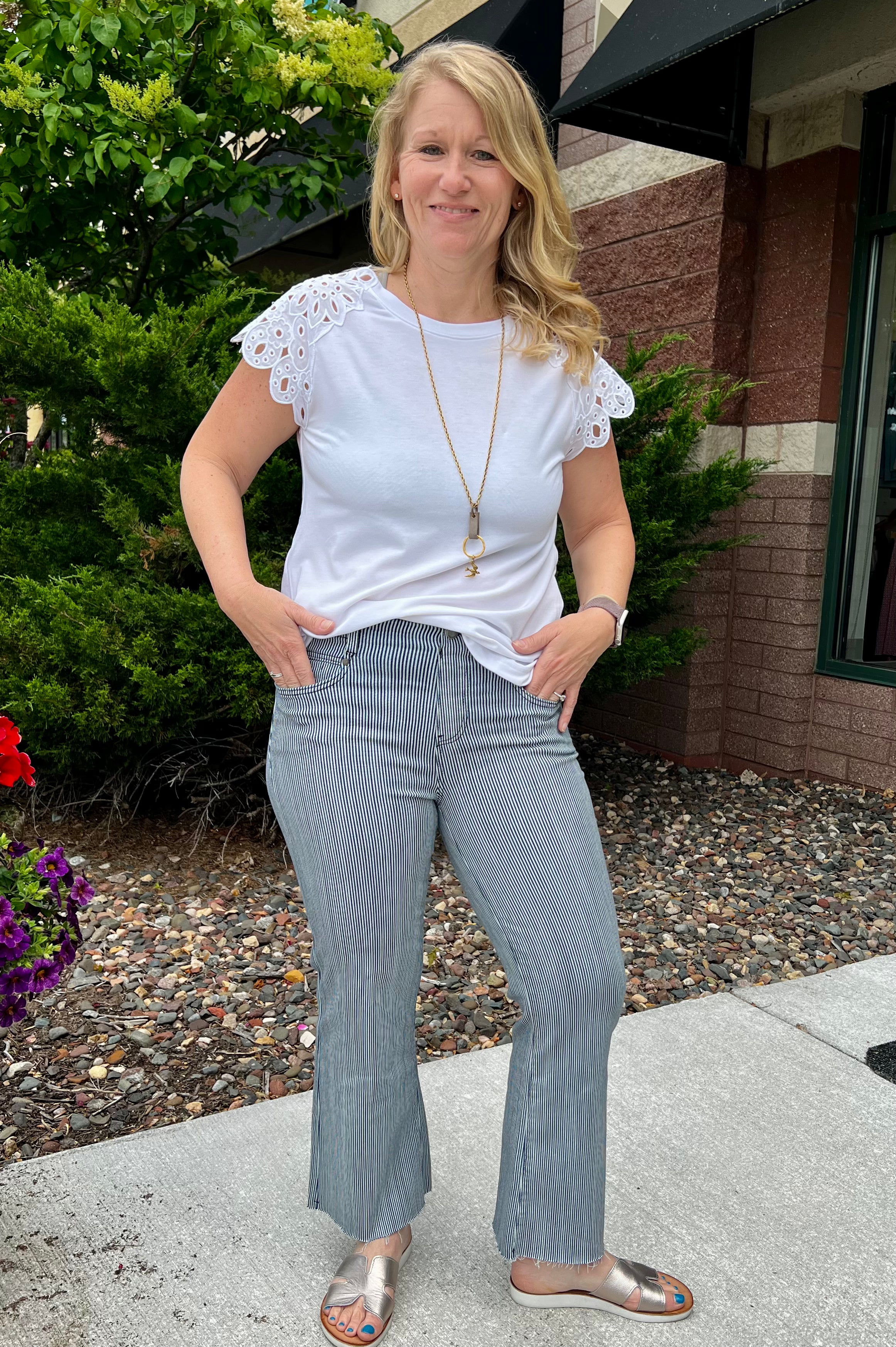 Discover our innovative Gia Glider® with a chic wide crop flare and elegant back pleat. Enhance your wardrobe and diversify your style with this unique and fashionable addition.