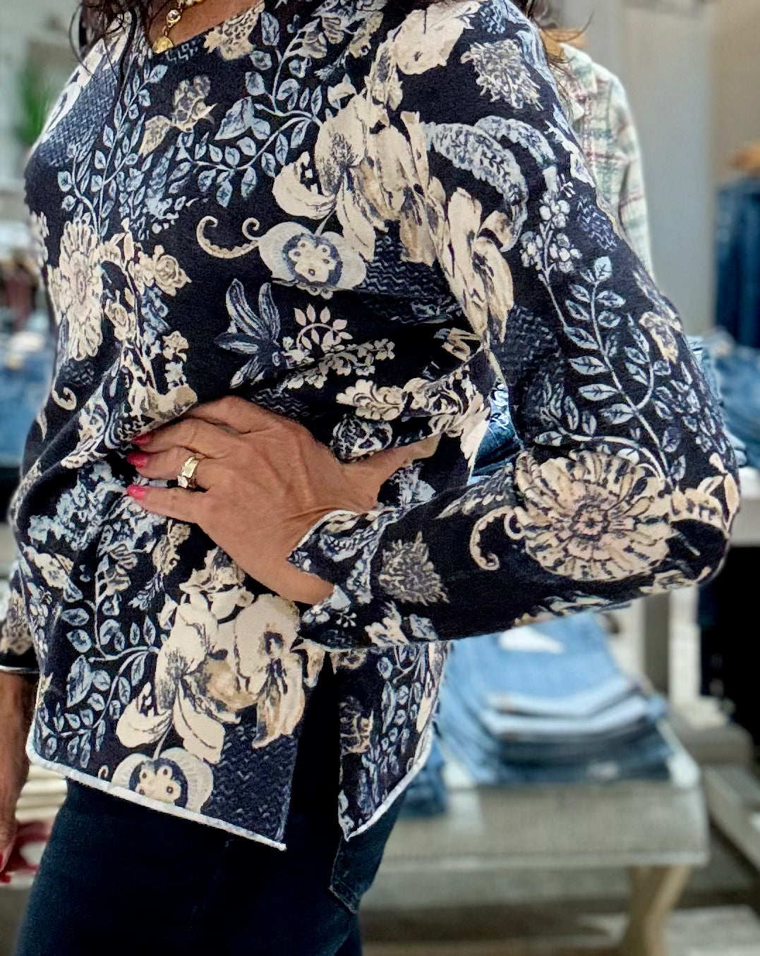 Printed Plushy Yarn V-Neck Sweater- posh