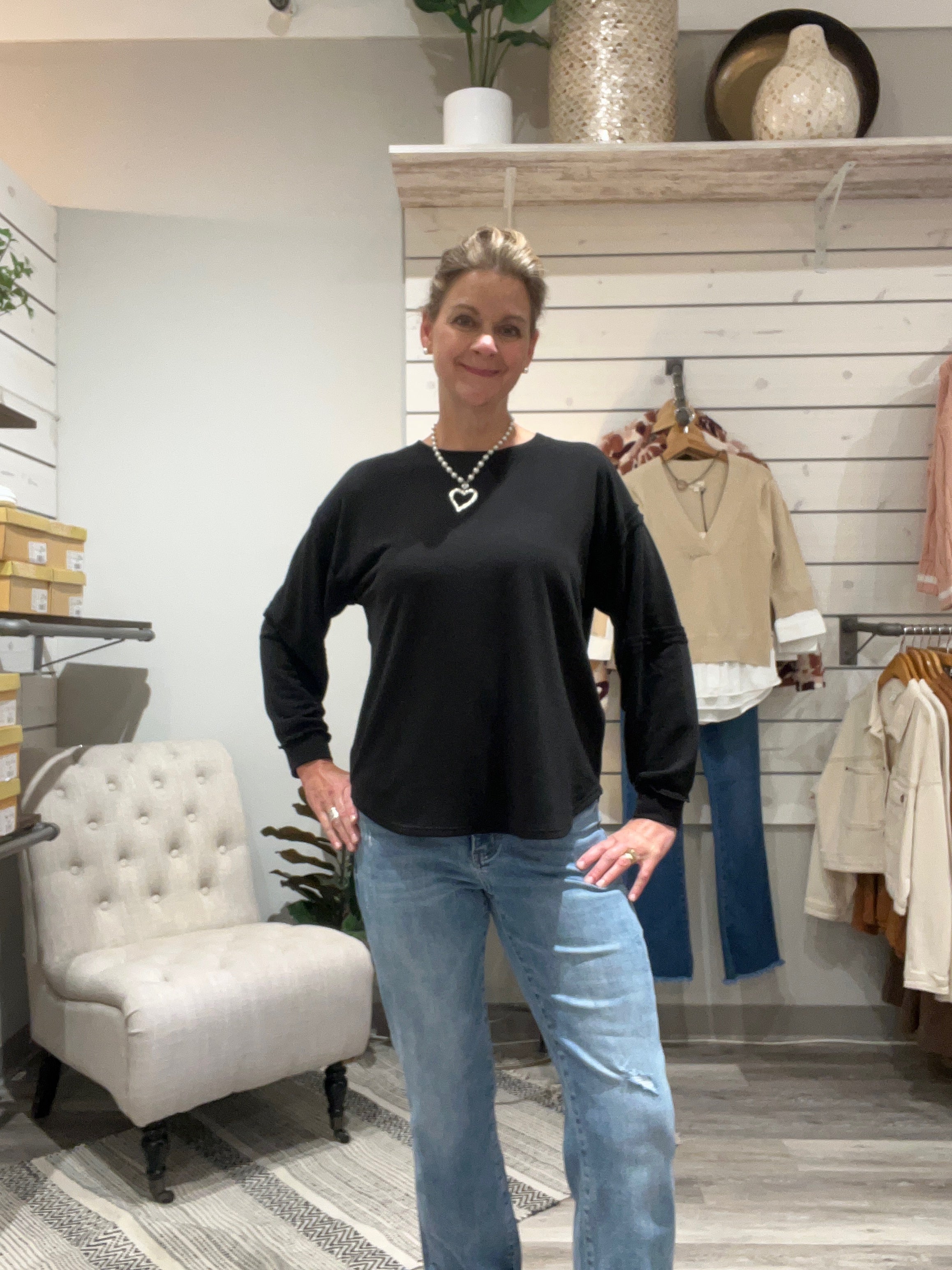 Crew Neck Inverted Seam Sleeves Top- black