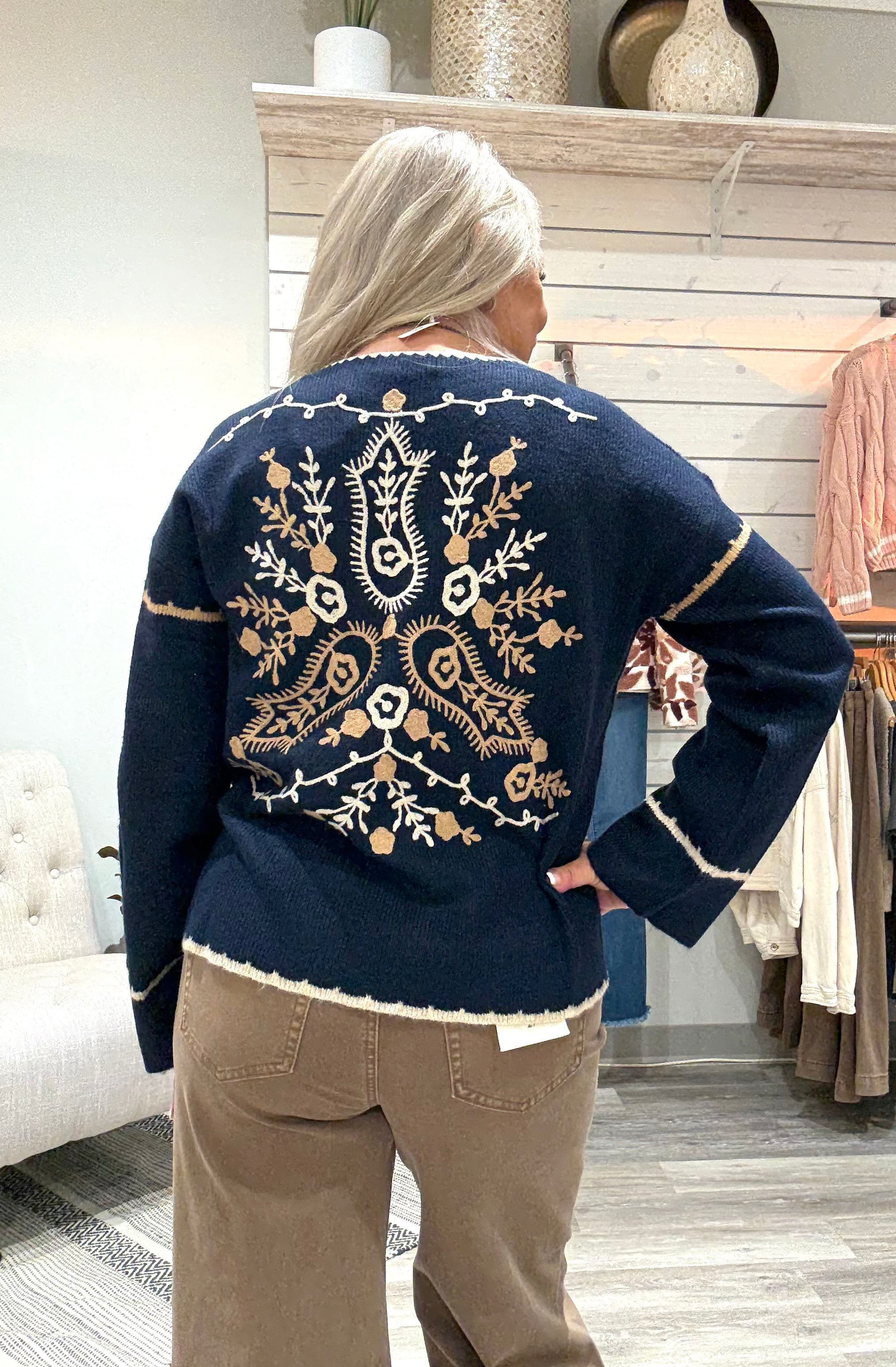 Notched Neck Rib Embroidered Sweater- back detail