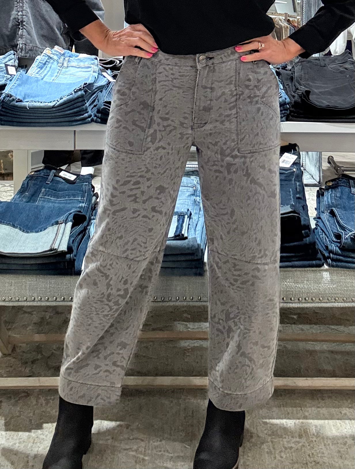 Ashton Wide Leg Barrel Bottom