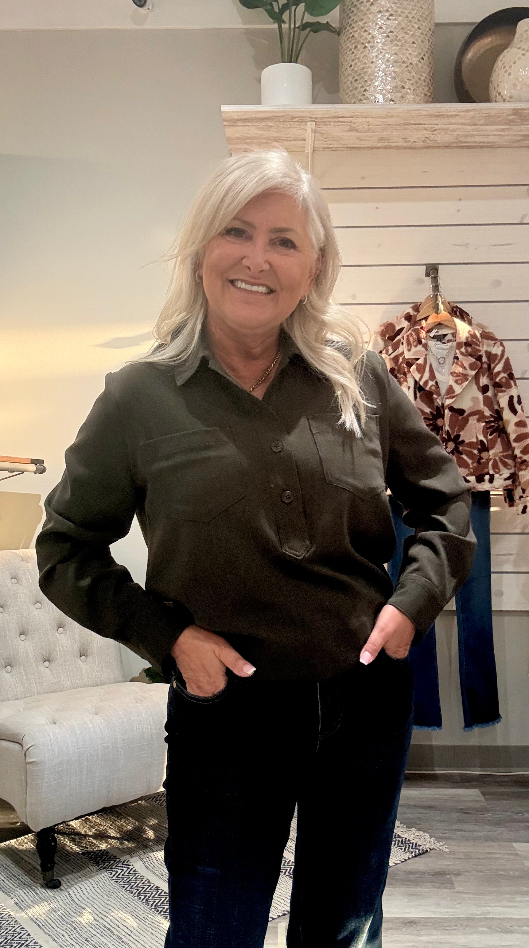 Popover Shirt with Elastic at Waist