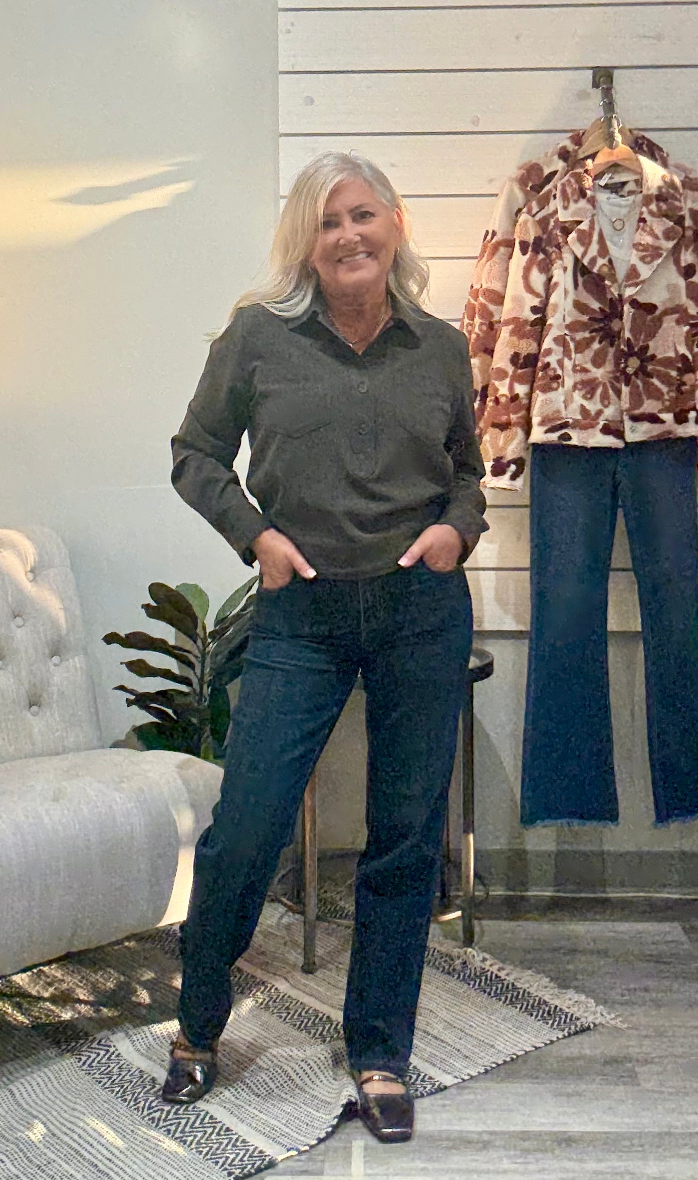 Popover Shirt with Elastic at Waist