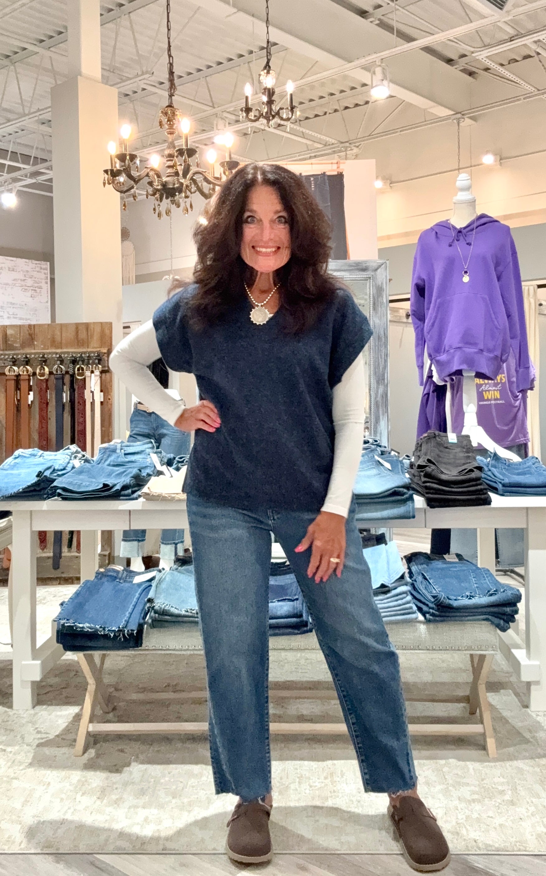 Short Sleeve V-Neck Top- navy