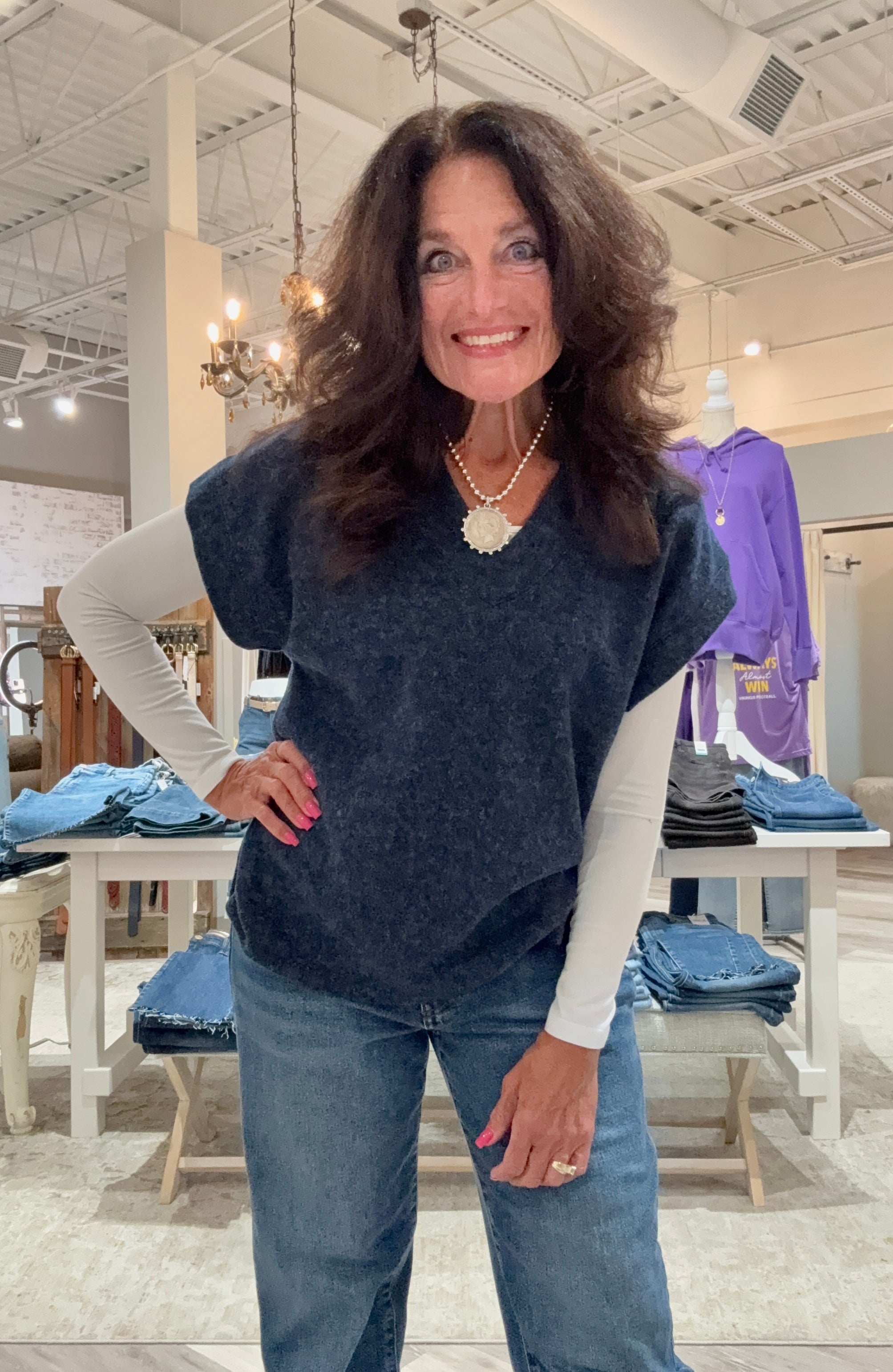Short Sleeve V-Neck Top- navy