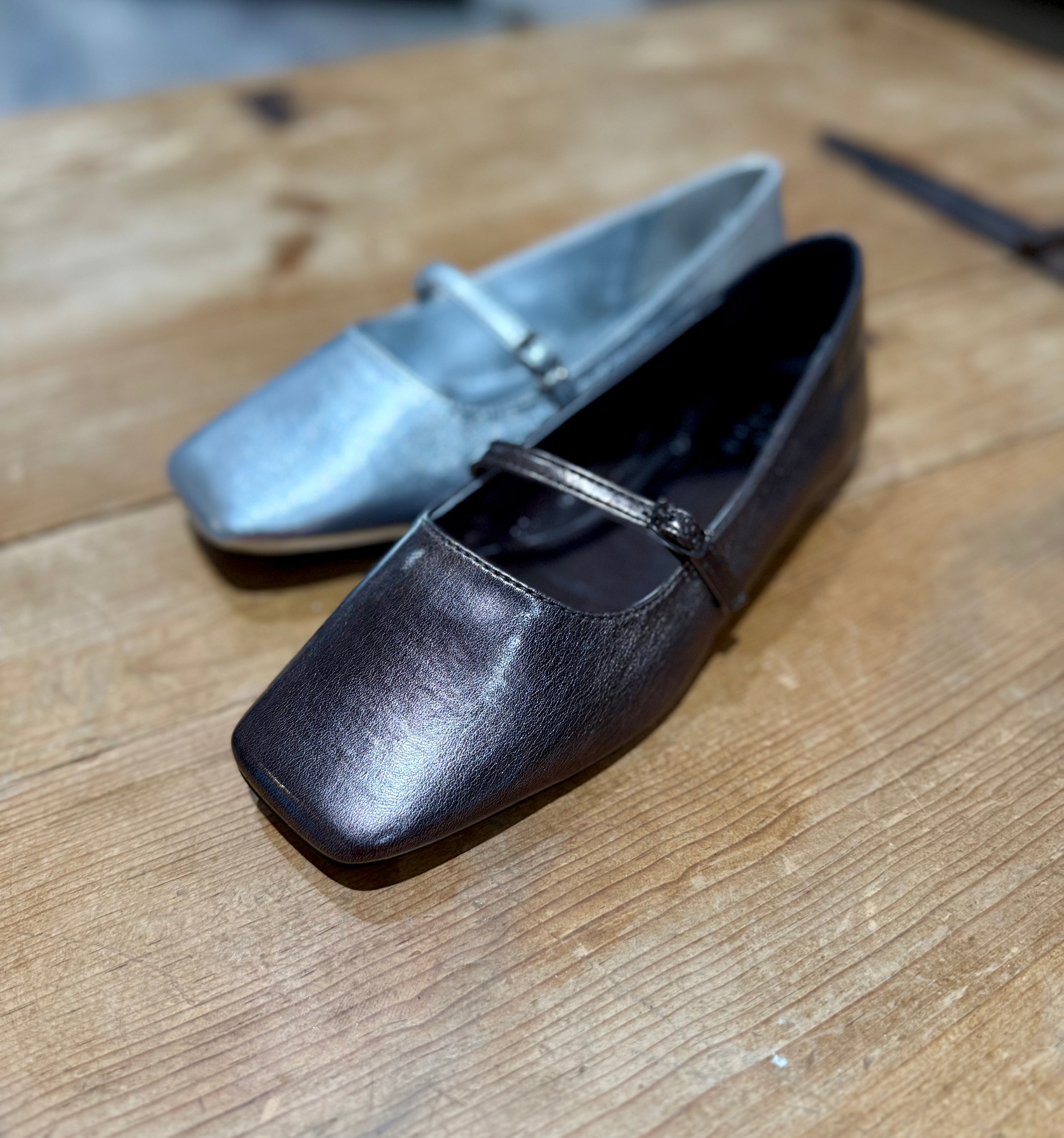 Adele Flat Shoe- Pewter