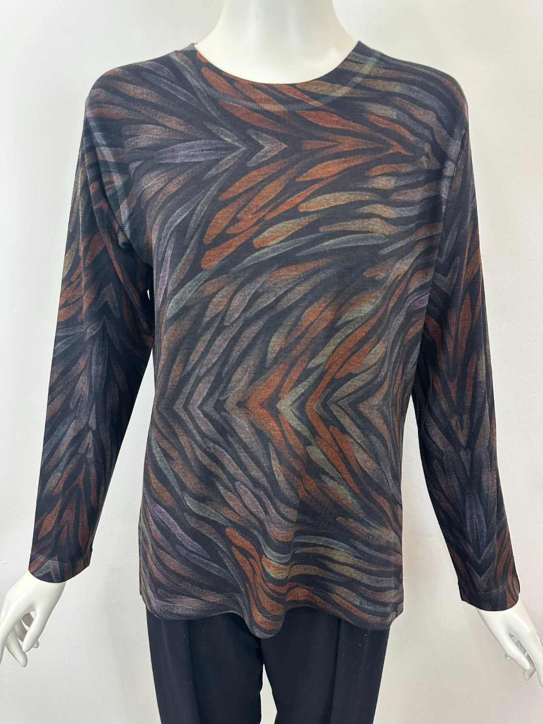 Long Sleeve Arrow Print Hacci Top