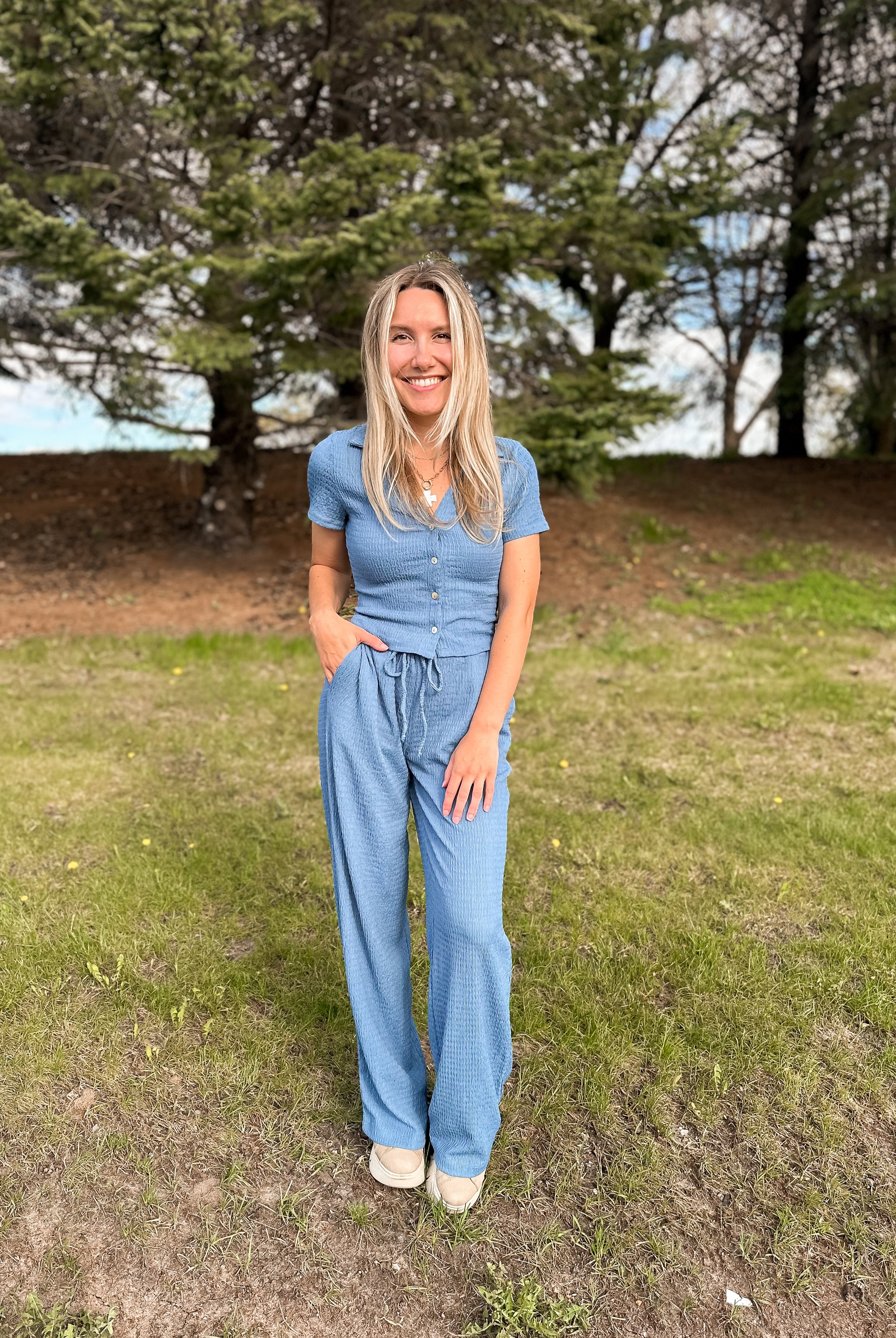 Mainstream Boutique Stillwater Women’s Button Up Grey Blue Knit Top