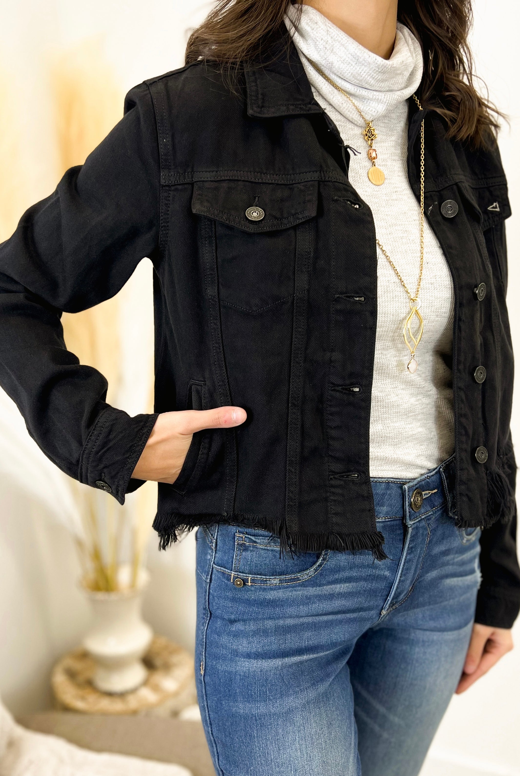 Mainstream Boutique Stillwater Women’s Denim Fitted Jacket
