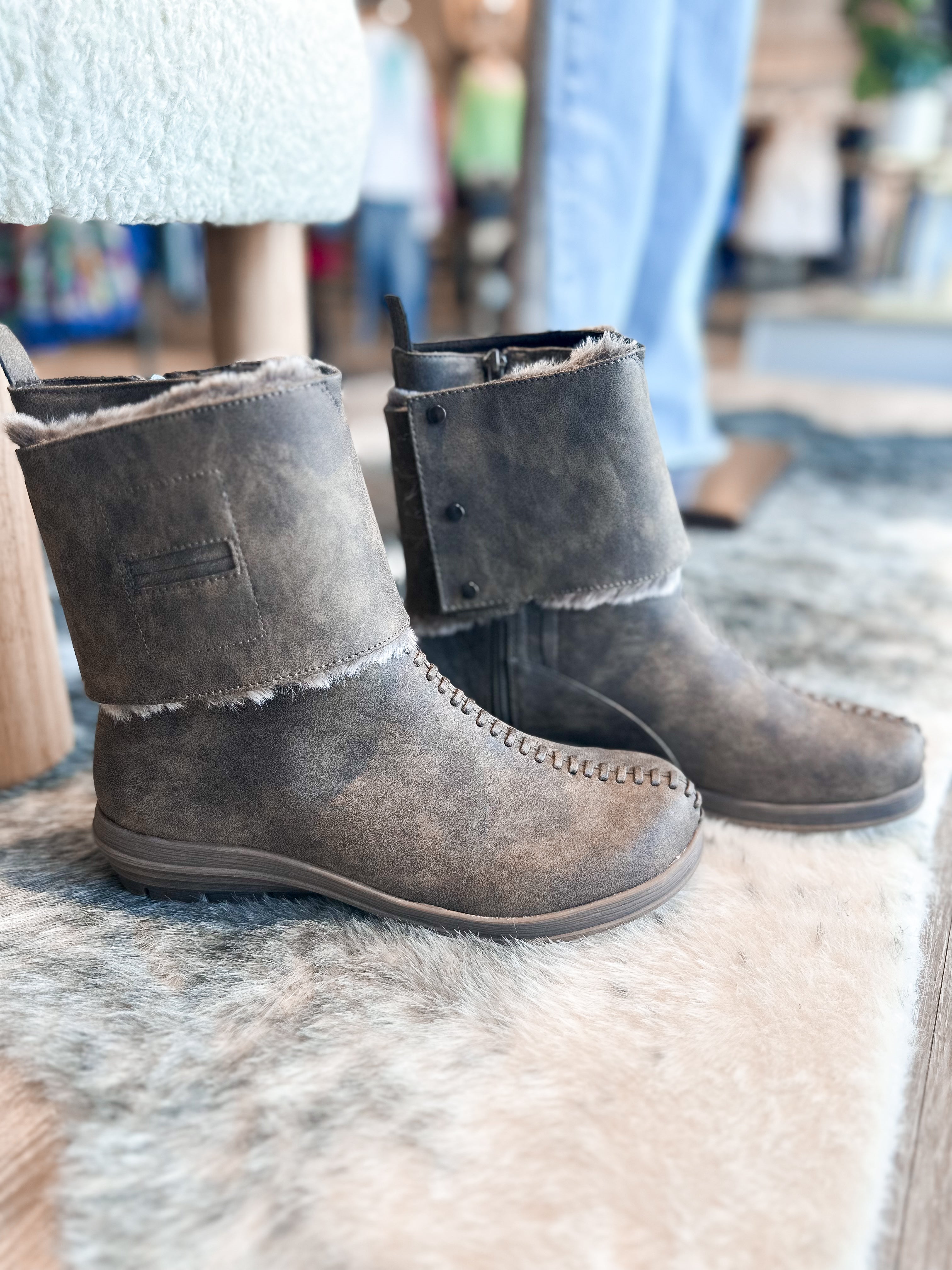 Mainstream Boutique Stillwater Women’s The Uma Boot