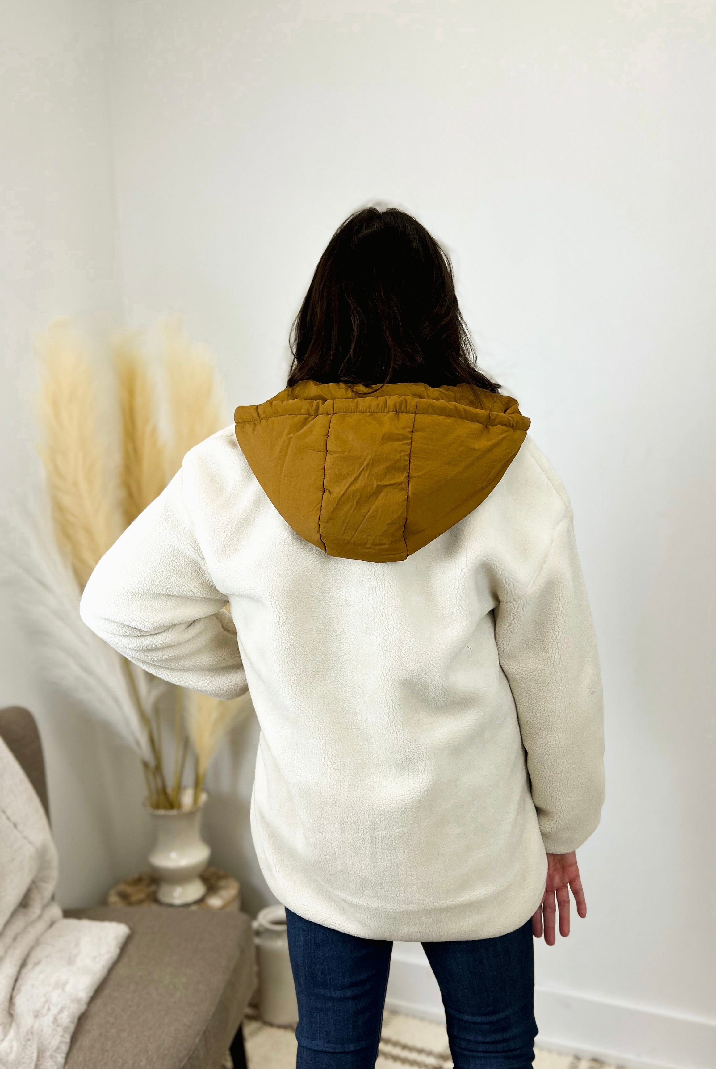 Mainstream Boutique Stillwater Women’s Contrast Sherpa Jacket