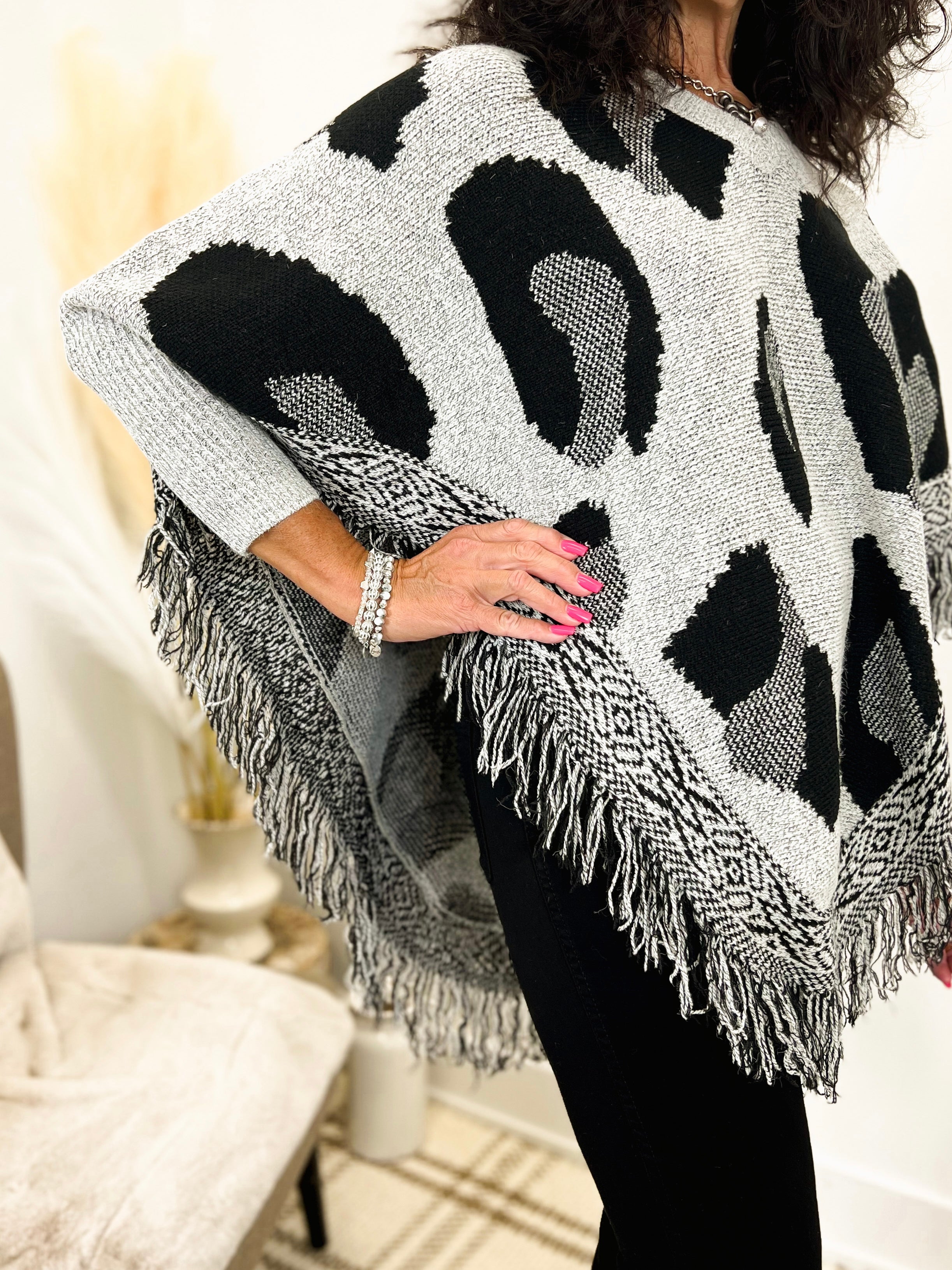 Mainstream Boutique Stillwater Wild Knit Poncho