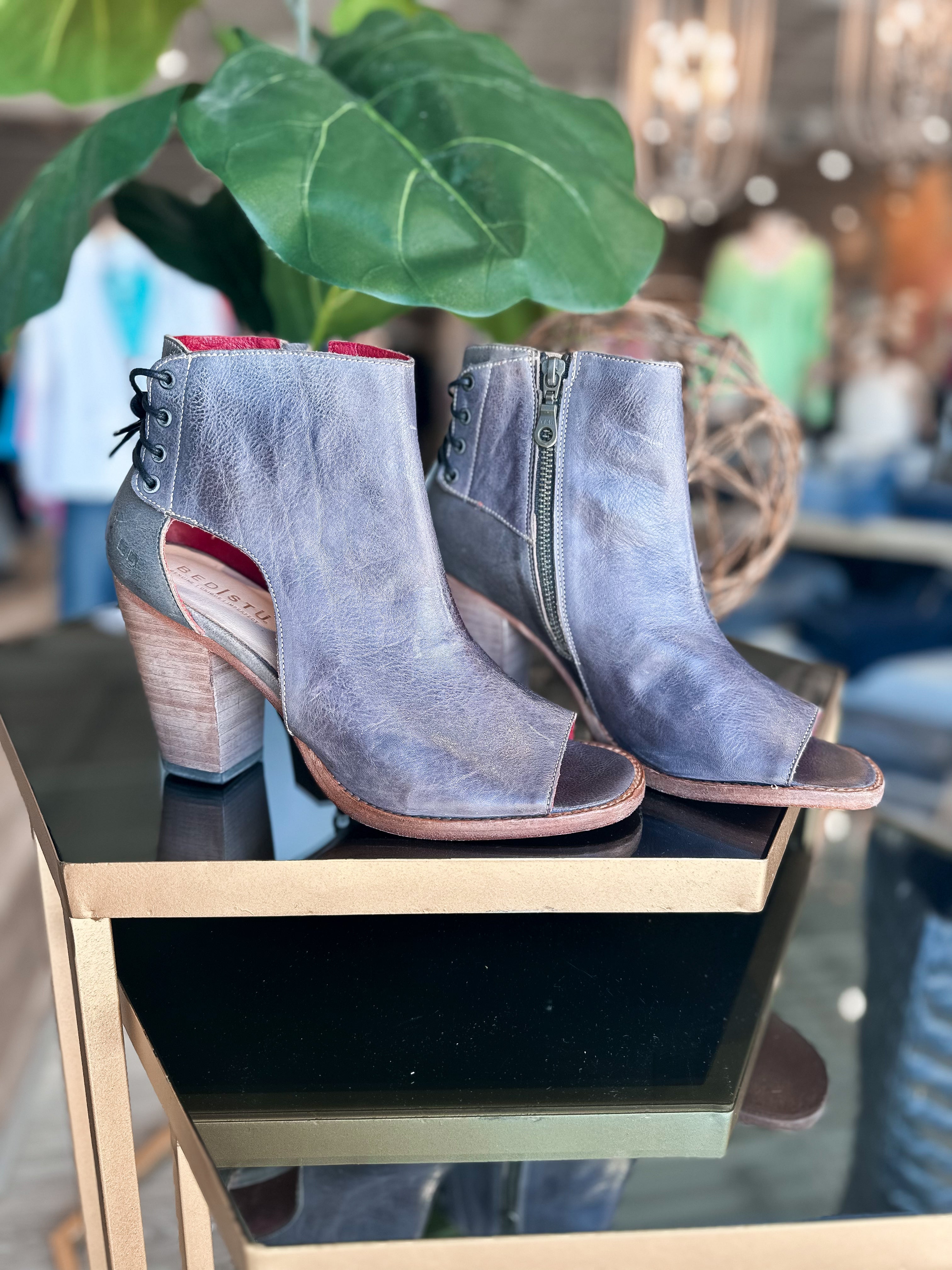 Mainstream Boutique Stillwater Women’s Rustic Heel