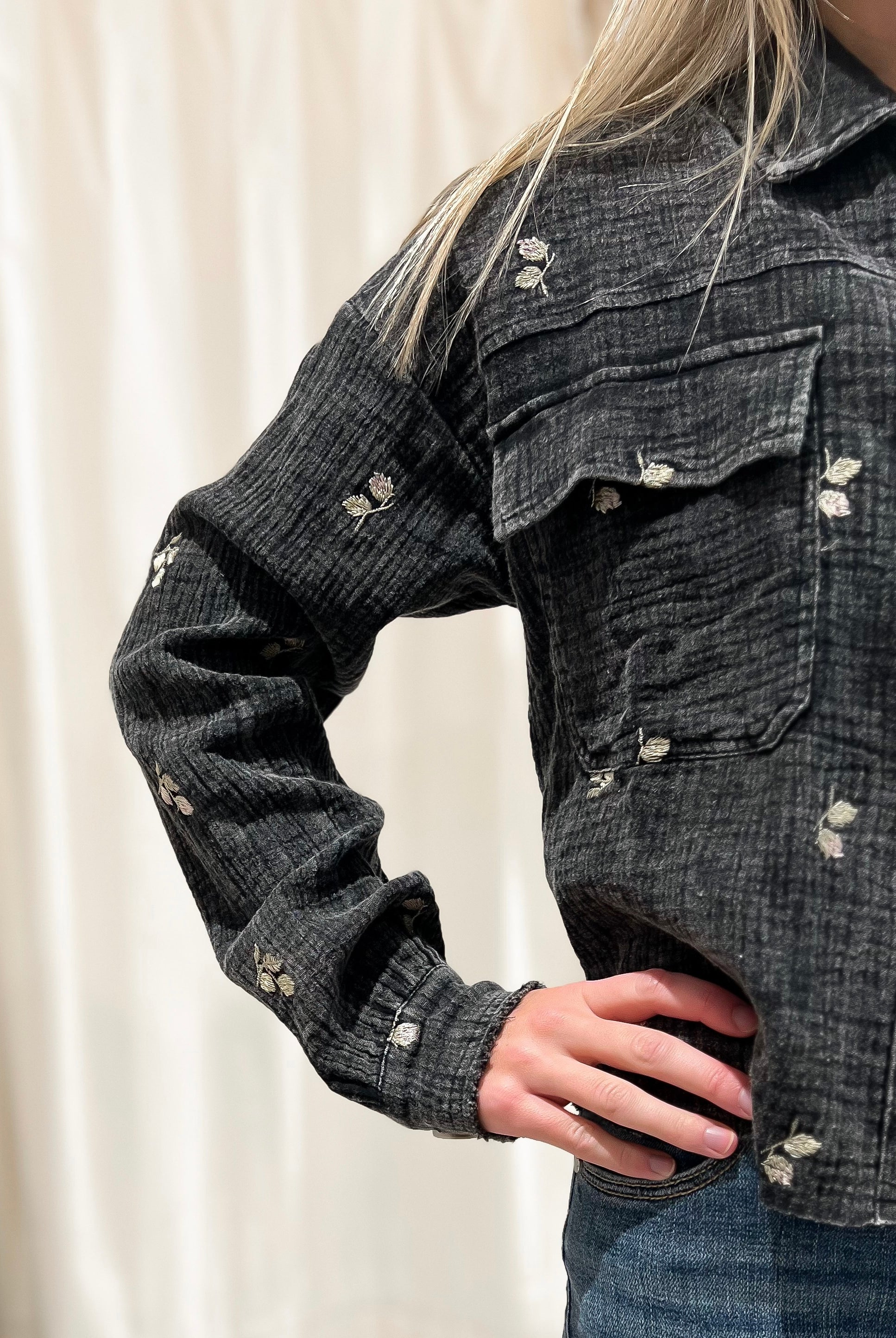 Mainstream Boutique Stillwater Women’s Embroidered Jacket