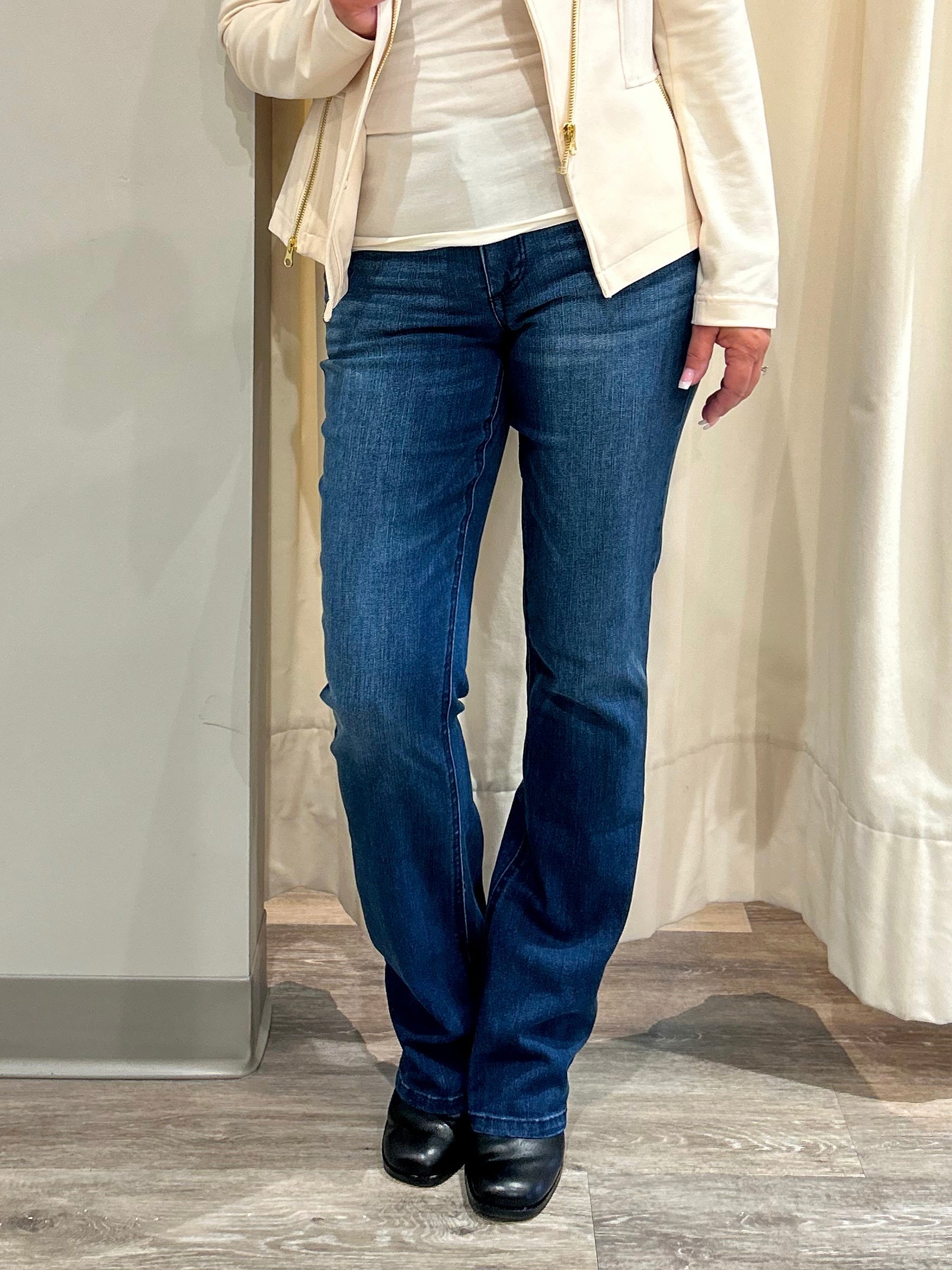 Mainstream Boutique Stillwater Blue Wash Bitty Bootcut Denim